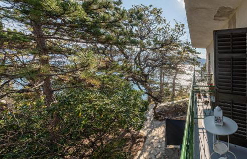 2 Bedroom Stunning Apartment In Novalja - Photo 2