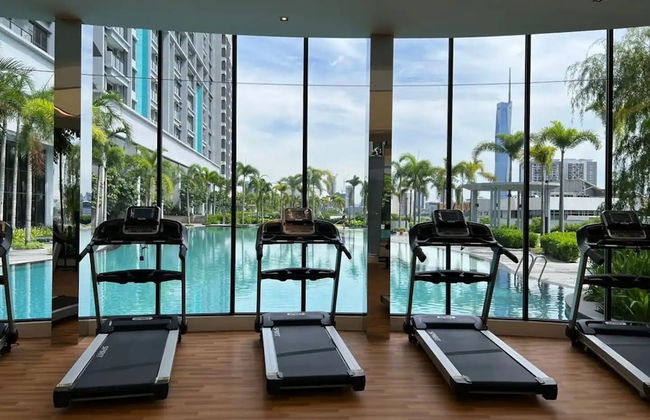 Cozy Skyline Retreat Trion KL - Level 63 - Foto 28