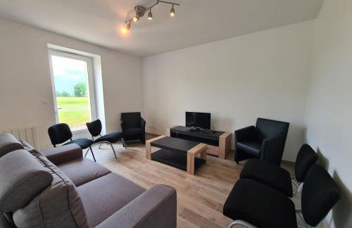 Maison tranquille avec jardin, proche Châteauroux, 4 ch., 3 sdb, terrasse, barbecue, parking - FR-1-591-358 - Photo 4