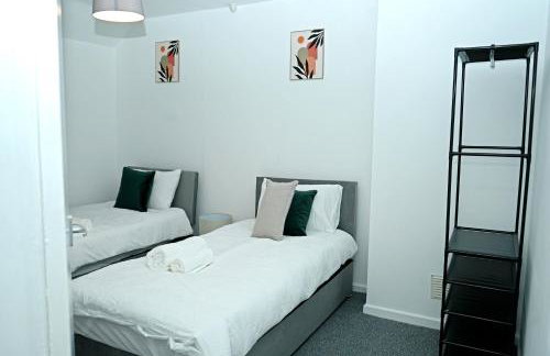 Contractor & Group Haven Sleeps 6 with Free Parking - Foto 6