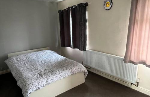 Cozy 2 Bedroom Home in Hucknall, Perfect for a Relaxing Getaway - Foto 9