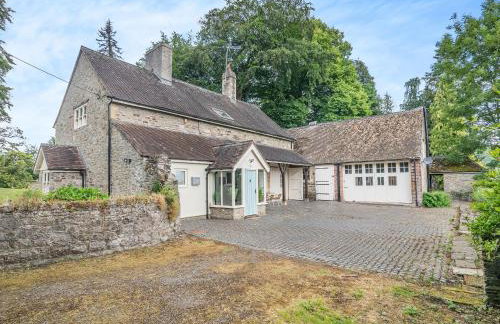 Court Cottage - Photo 1