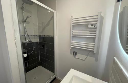 Les 3 Suites - 6 personnes - 3 chambres avec SDB privatives - Foto 17