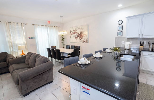 Beautiful Townhome With Hot Tub 13 - Photo 26