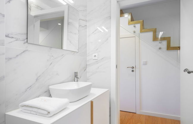 C314 Riverside View Premium Apartment w/ AC & Terrace - Foto 28