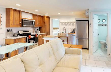 Romantic Secret Garden - Marble Floors & Bath DT Just 2 Blocks Beach Only 3 Miles - Foto 4