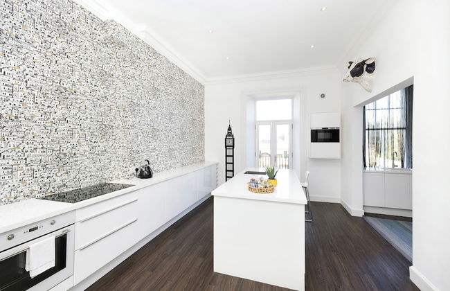 Delightful 3-bed Flat with Parking - Foto 23