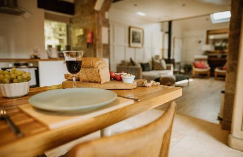 Lyme Tree Farm Cottages - Hotching Barn and Knockstone Cottage - Foto 10