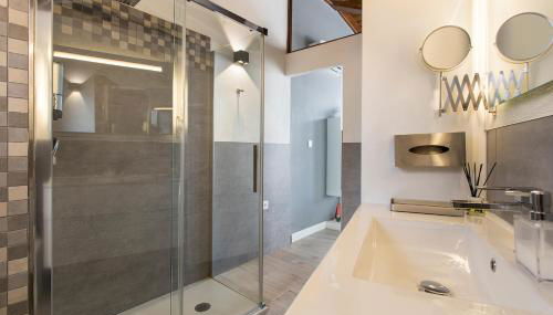 Apartamento con terraza y cochera Albaycin - Foto 2