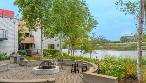 Waterfront Condo, 25ft from riverwalk, Pool & HotTub - Foto 5