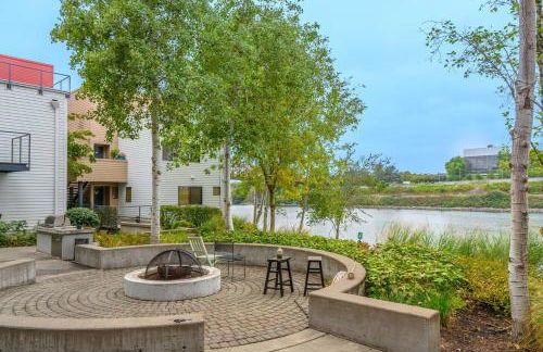 Waterfront Condo, 25ft from riverwalk, Pool & HotTub - Foto 5