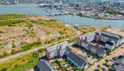 Sun-Soaked- Charming Views Overlooking the Harbour - Foto 5