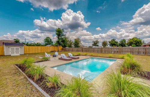 7 Mi to Emerald Coast Zoo! Poolside Paradise - Foto 28