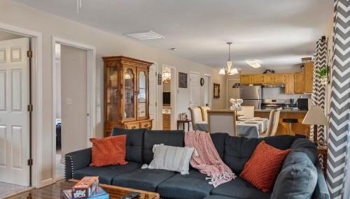 Modern Bungalow Home with Mid-Century Flair - Foto 2