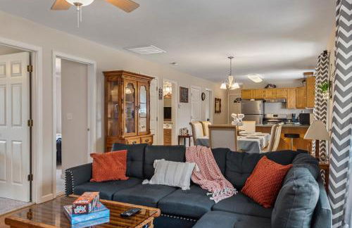 Modern Bungalow Home with Mid-Century Flair - Photo 2