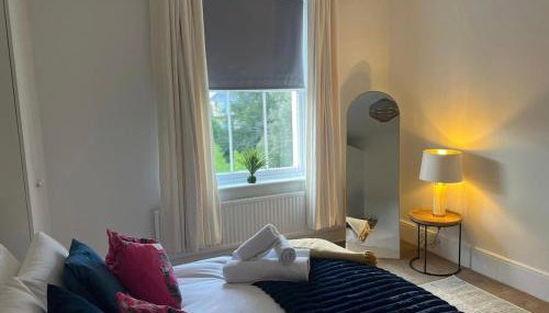 Stylish 1BR Teddington Flat Near Thames River - Foto 2