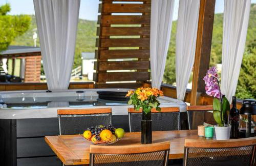 Cozy and Chic Little House with Pool Ivinj-2 - Foto 34