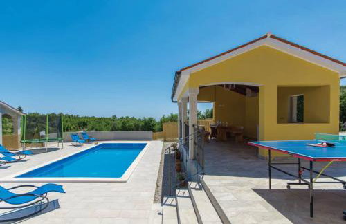 Villa in Skitaca with Pool and Sea Views - Photo 8