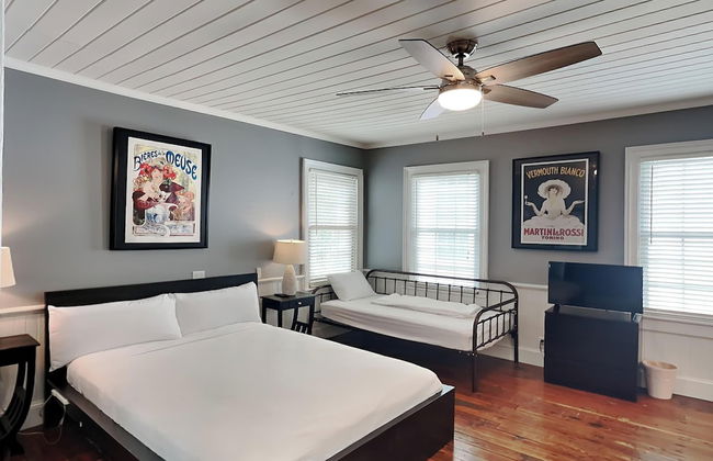 Innerarity House - Photo 10