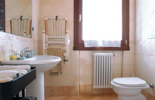 Venice's neighbor Home - Photo 36