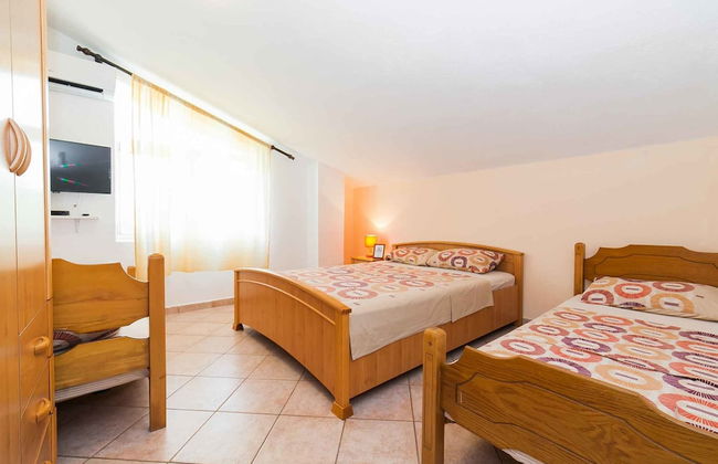 Maki Apartments - Photo 9