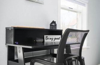 The Cozy Charcoal Cottage - with Garage - Family Friendly - Foto 32