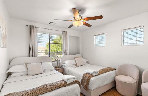 Serenity Splash Upscale Stay Pool Game Lounge - Foto 6