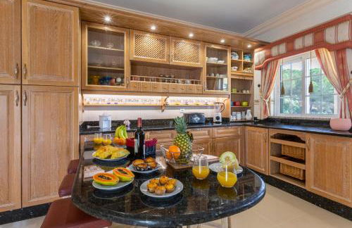 Exceptional Villa with Pool, Tennis Court, Games Room - Foto 40