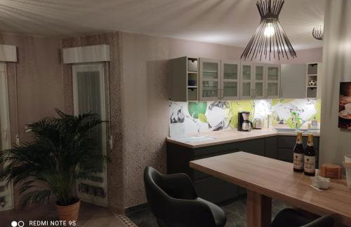 Großzügige Ferienwohnung am Waldesrand im Seenland - Foto 3