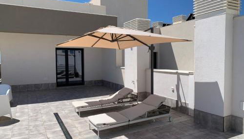 Penthouse with wide terrace next to the ocean - Foto 2, sunbed
