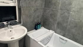 Penthouse Loft Suite in Putney, PS5, 60"TV, Netflix, Sleeps 6, ideal for relocators and professionals - Foto 5