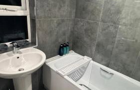 Penthouse Loft Suite in Putney, PS5, 60"TV, Netflix, Sleeps 6, ideal for relocators and professionals - Foto 5