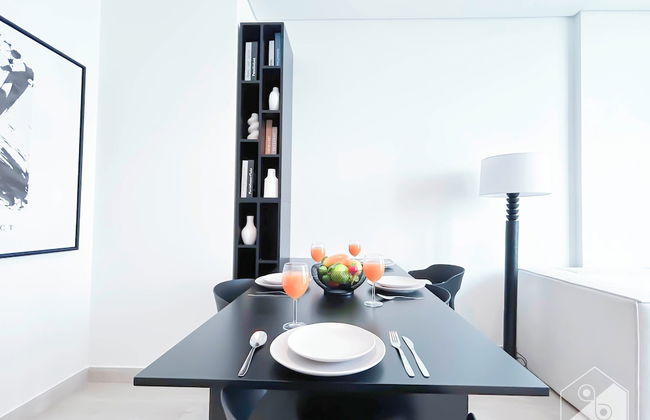 Cozy 1BR With Balcony & Views in Azizi Fawad - Photo 15