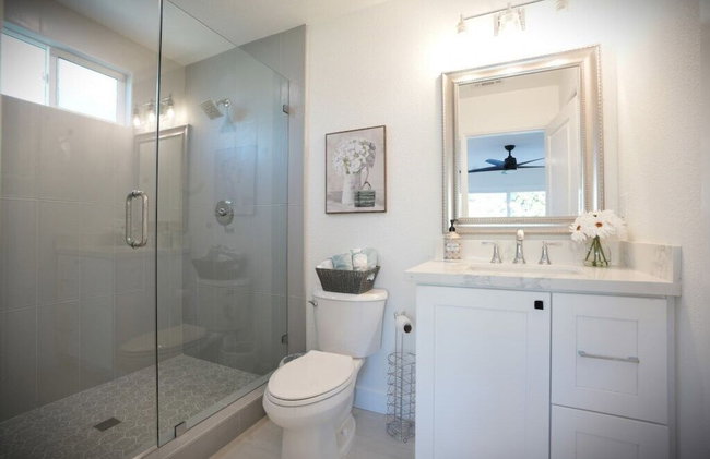 Awesome 5 Bedroom 3 Bath Pool Home With In-ground Jacuzzi - Foto 49
