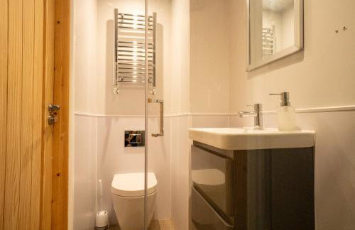 Cosy and eco-friendly cabins next to 16th century pub - Foto 11