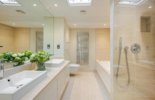 Luxurious Mews 4Bd House Balcony & Garage - Foto 37