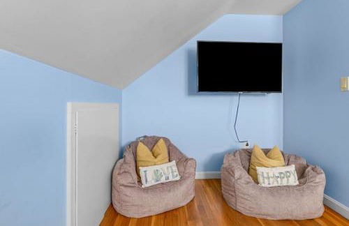 Charming House by the Beach with Patio Grill and FirePit - Foto 35