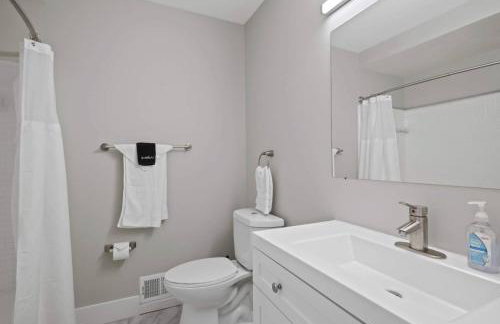 Relax & Unwind in Rochester Cozy Vacation Spot - Foto 10