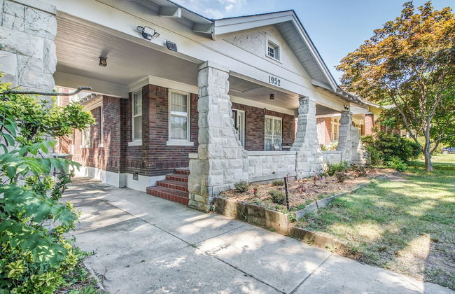 The Rolling Stone Near Downtown - Photo 32