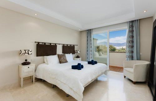 Luxury Beachfront Penthouse Marbella - heated pool & seaviews - Photo 7