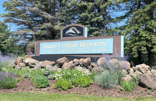 Spacious Condo with Pool Pass! - Foto 34