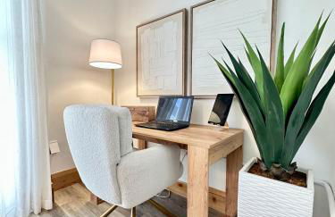 Villa Valbuena Palm Oasis In-Laws Quarters 4-Story Unit With Rooftop Retreat - Photo 21