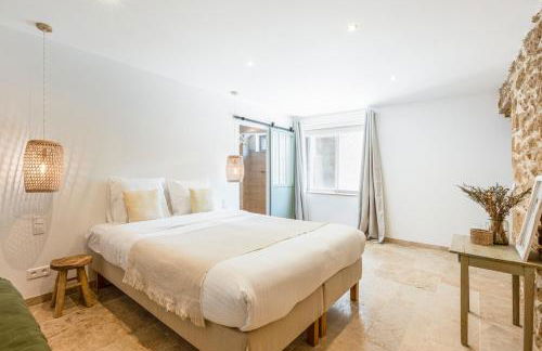 La Bastide du Père Mathieu Jacuzzi couvert et Piscine - Foto 12