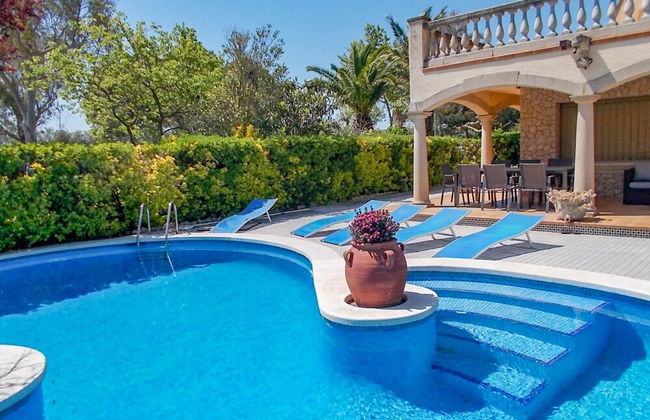 Alluring Holiday Home in Girona With Swimming Pool - Foto 36