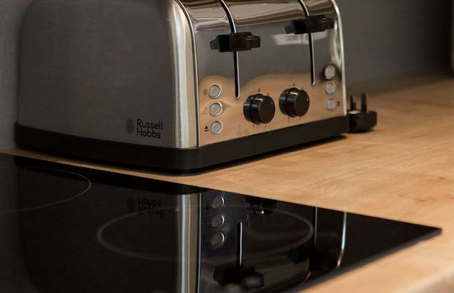 JOIVY Stunning 3 Bed Lodge With Gardens At Gilmerton House - Photo 12