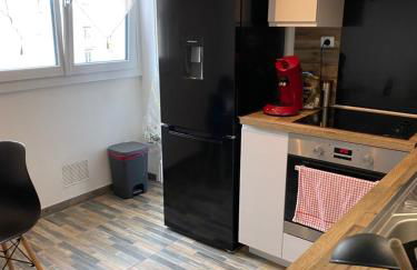 Superbe Chambre parentale avec salle de bains privée et WC privés, wifi, cuisine - Foto 10