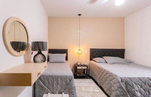 Piscina, jardim, área gourmet e vista arborizada - Foto 29