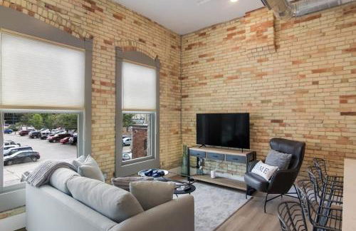 Golden Lofts Unit 1 Downtown Traverse City 1BD 1BA - Foto 1