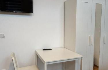 Case Four Boardinghouse mit Parkplatz, Küche, Waschmaschine und Trockner - Photo 13