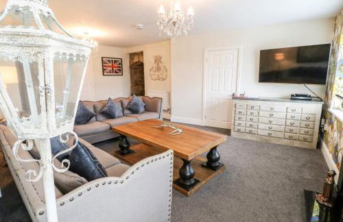 Castle keep at Stanhope Castle - Photo 10